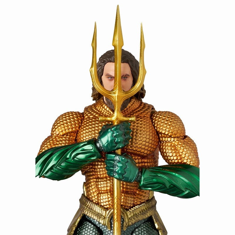 (Action Figure) MAFEX No.267 MAFEX AQUAMAN (GOLD & GREEN SUIT)