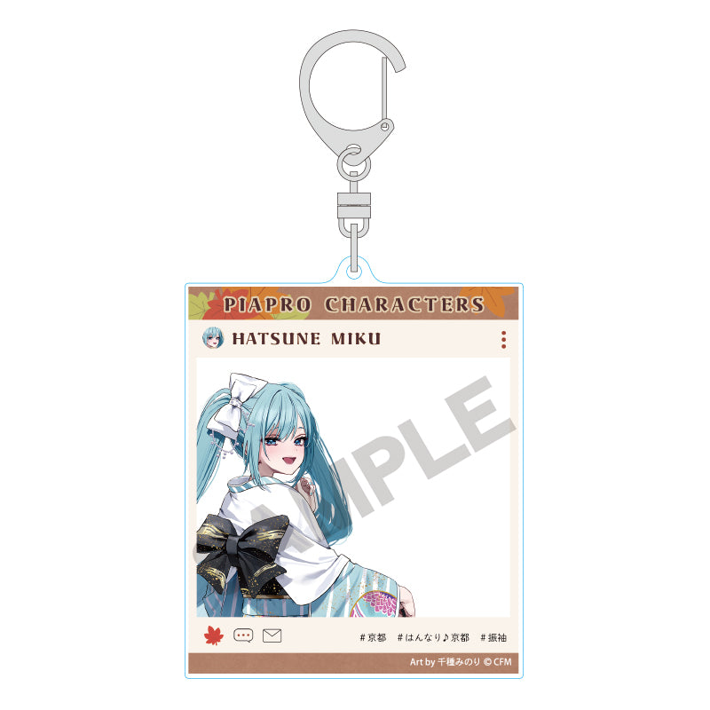 (Goods - Key Chain) Hatsune Miku Social Media Style Acrylic Key Chain Hatsune Miku Looking Back